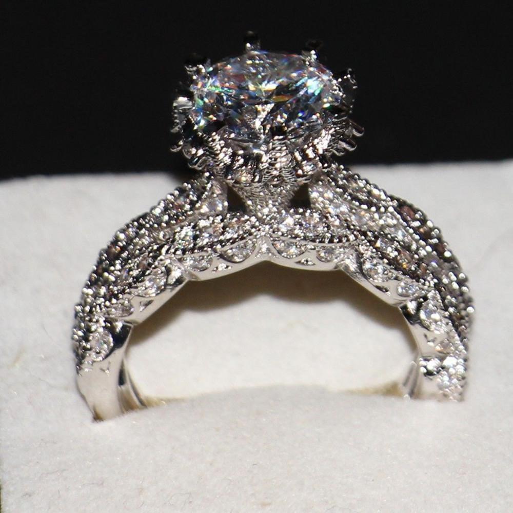 Elegant Women's Rhinestone Round Engagement Hand Ring