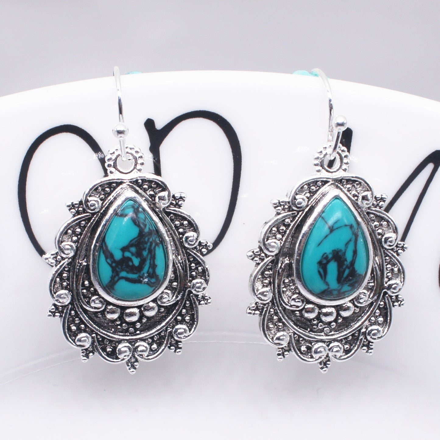 Inlaid Turquoise Water Drop Pear-shaped Vintage Thai Sier Earrings