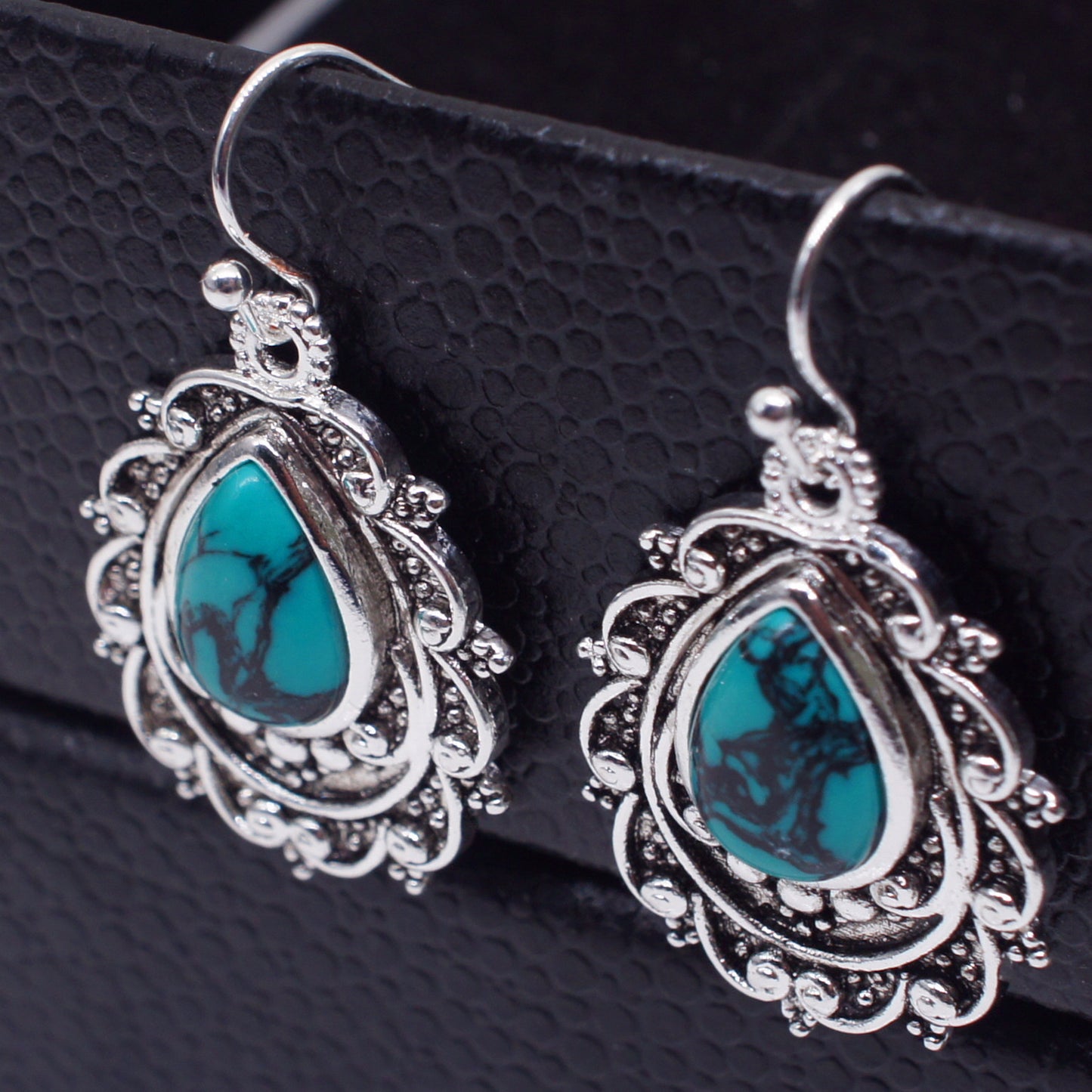Inlaid Turquoise Water Drop Pear-shaped Vintage Thai Sier Earrings
