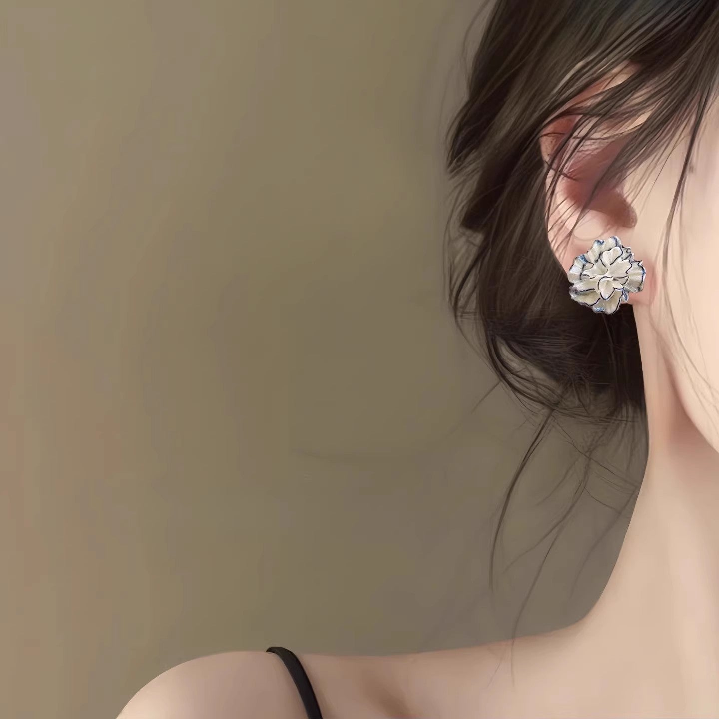French Elegant Three-dimensional Flower Female Niche Unique Design Temperament Personality Earrings
