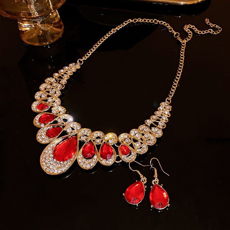 Elegant Drop Round Light Luxury Minority Necklaces