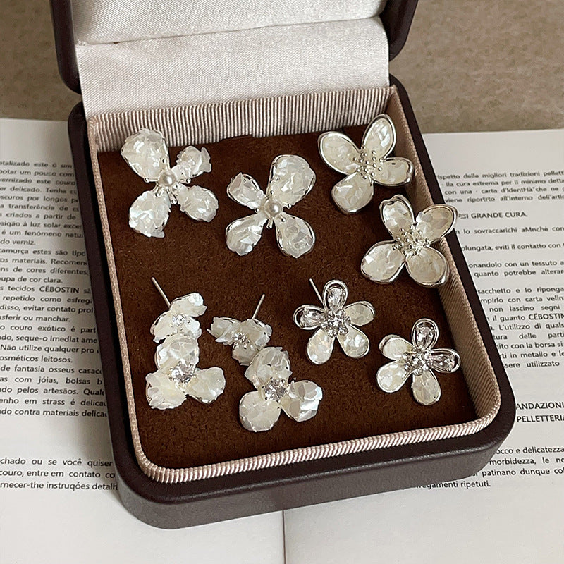 Women's Style High-grade Broken Shell Flower For Retro Gentle Fashion Trendy Earrings