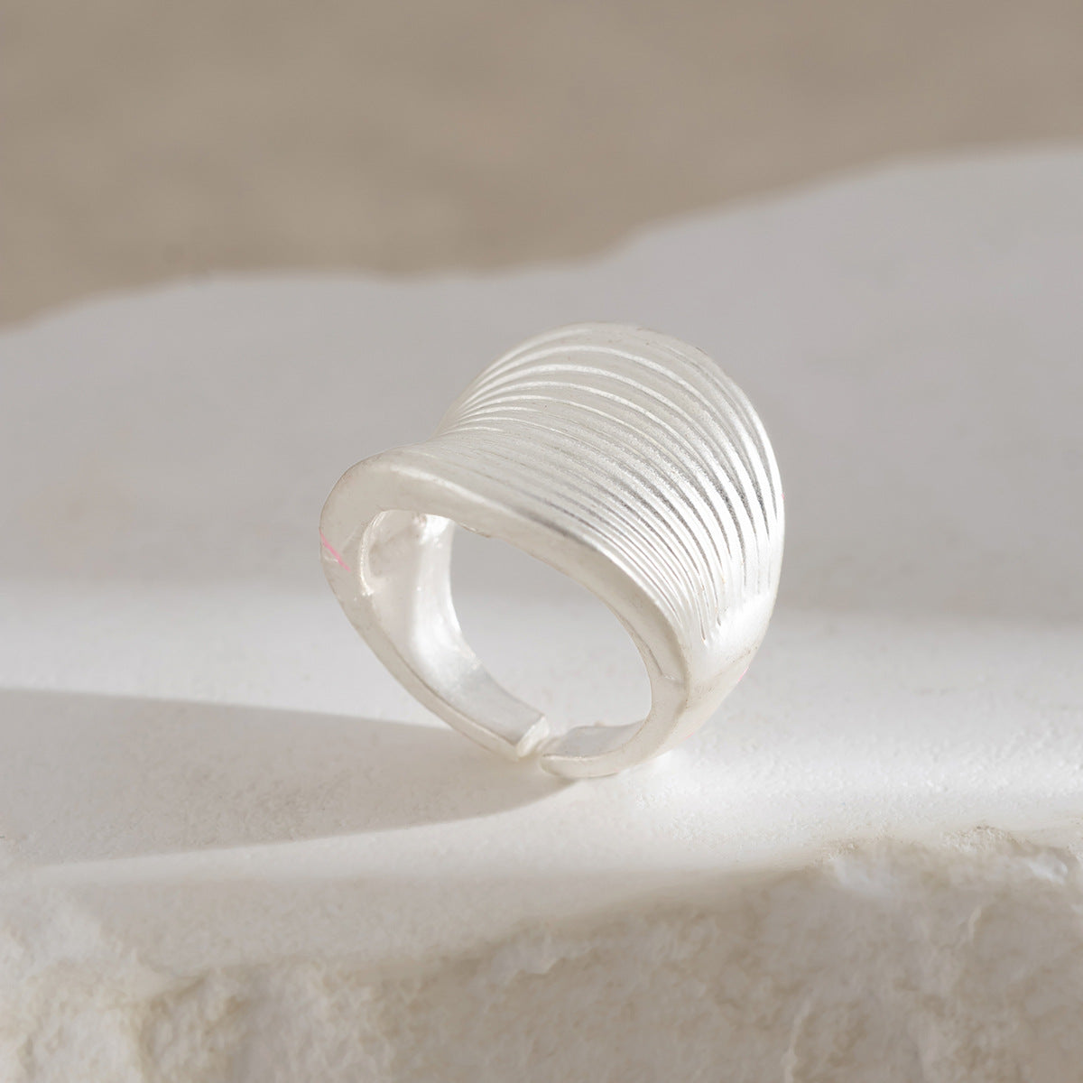 Geometric Niche French Lotus Leaf Width Rings