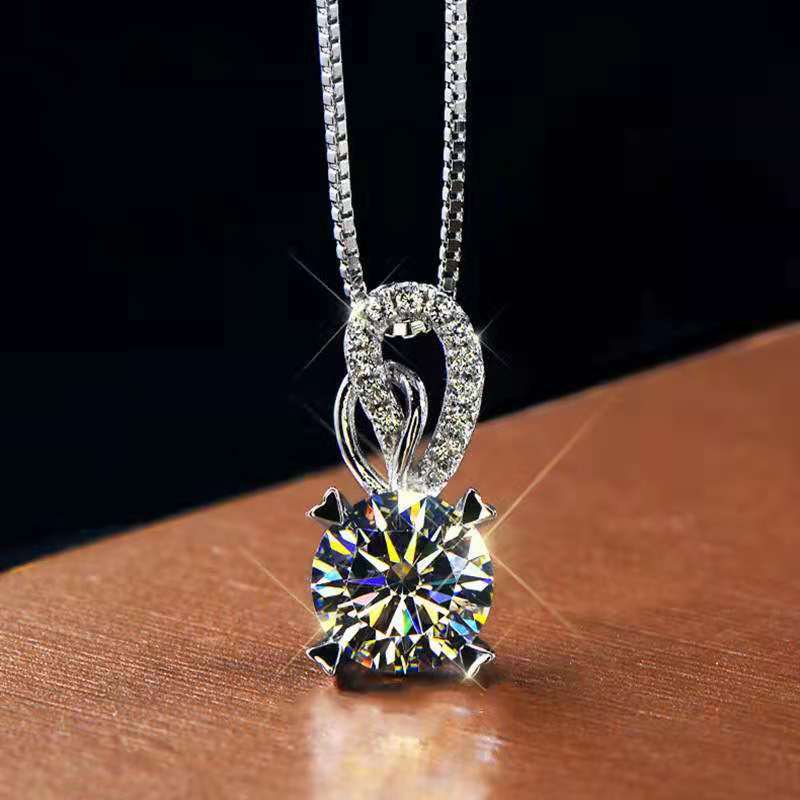 Imitation Imported Diamond Plated Eight Hearts Pendants