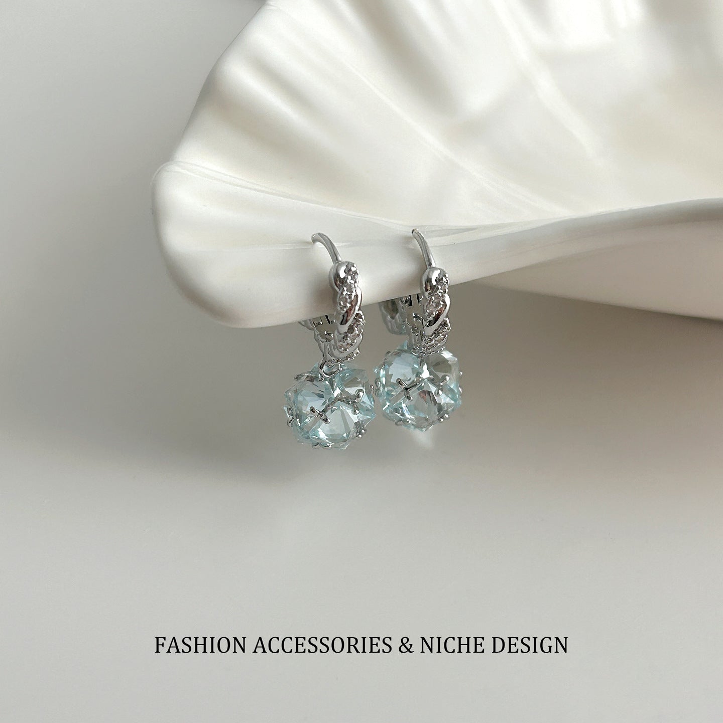 Zircon Ear Clip Niche Design Textured Elegant Earrings