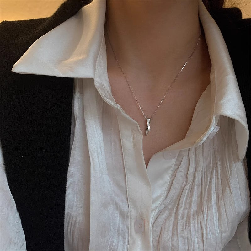 Women's Design Light Luxury Cold Style Sweater Clavicle Necklace