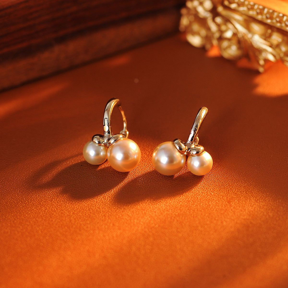 Mousse Pearl Cherry Clip Light Luxury Minority Versatile Ear Buckle