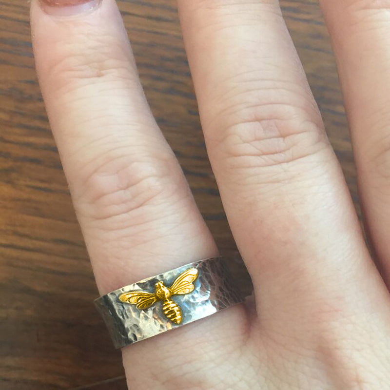 Shi Moth Insecta Creative Retro Three-dimensional Ring