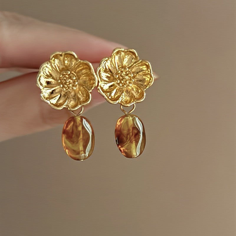 Sier Needle Metallic Hollow Flower Fishtail Pearl High-key Dignified Earrings