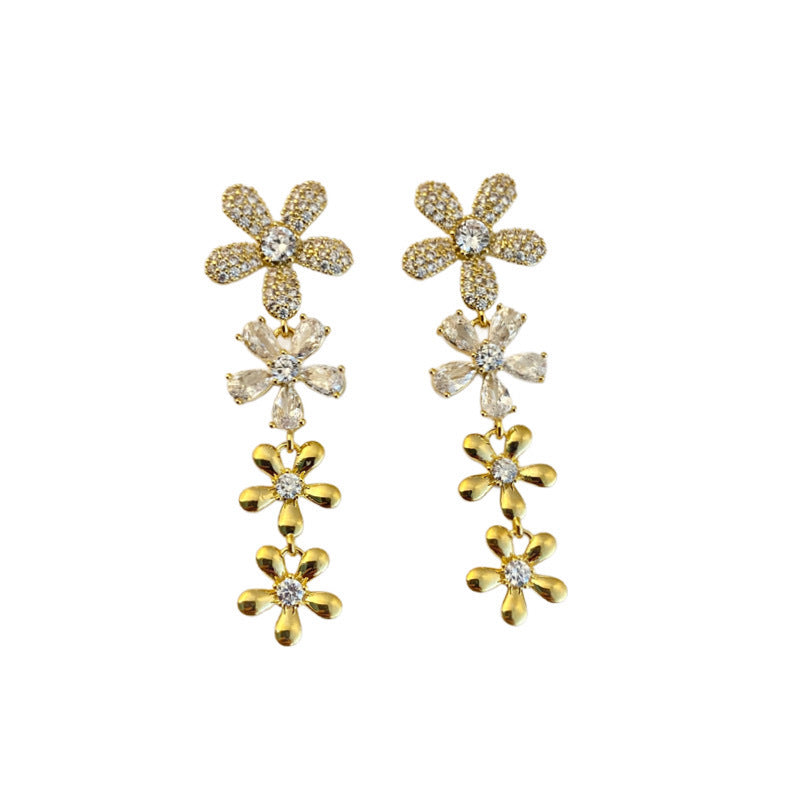 Mori Fresh Zircon Flower Ear Super Earrings