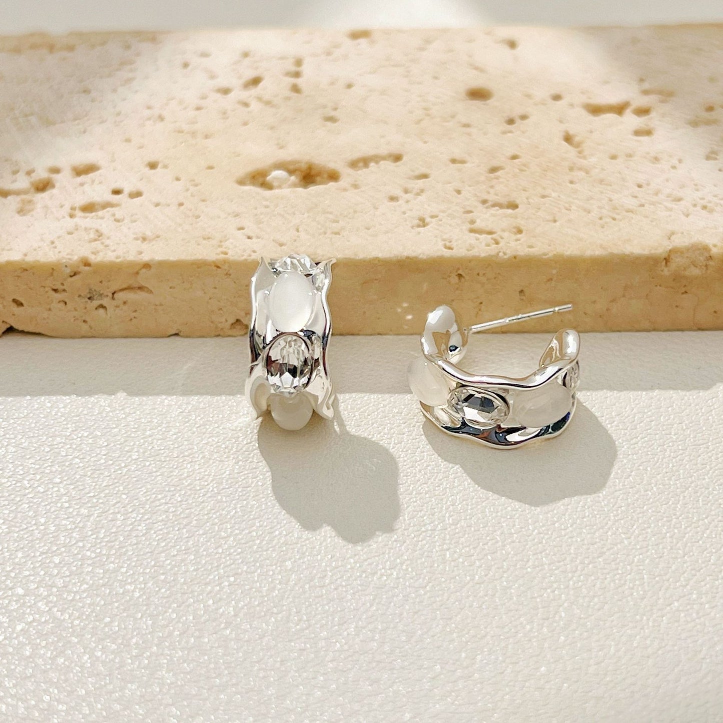 High-grade Type Metal Inlaid Cat Eye Light Luxury Rings