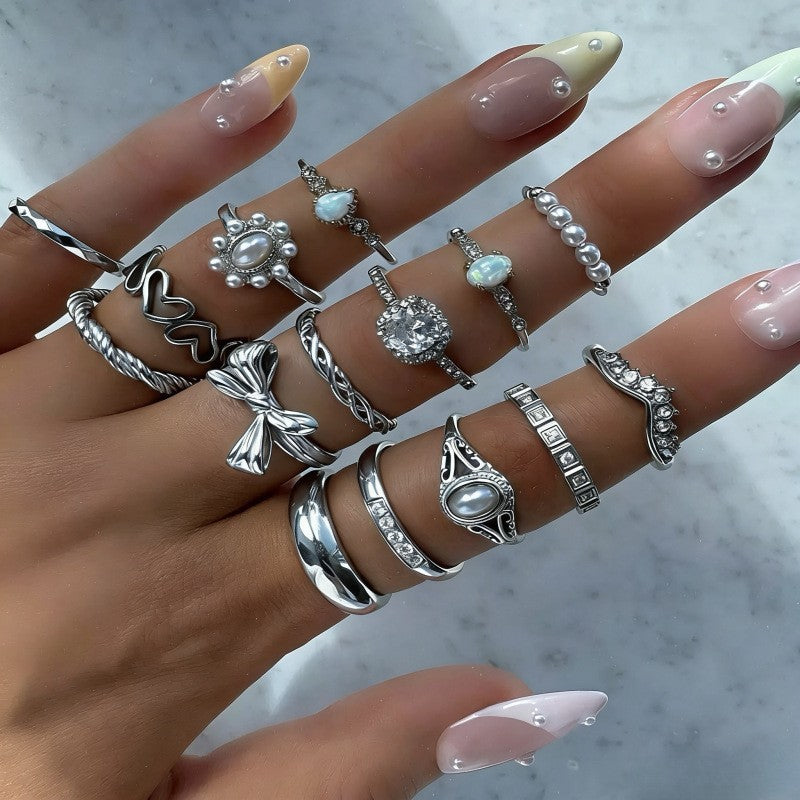 Hand Vintage Metal Geometry Irregular Diamond Ring