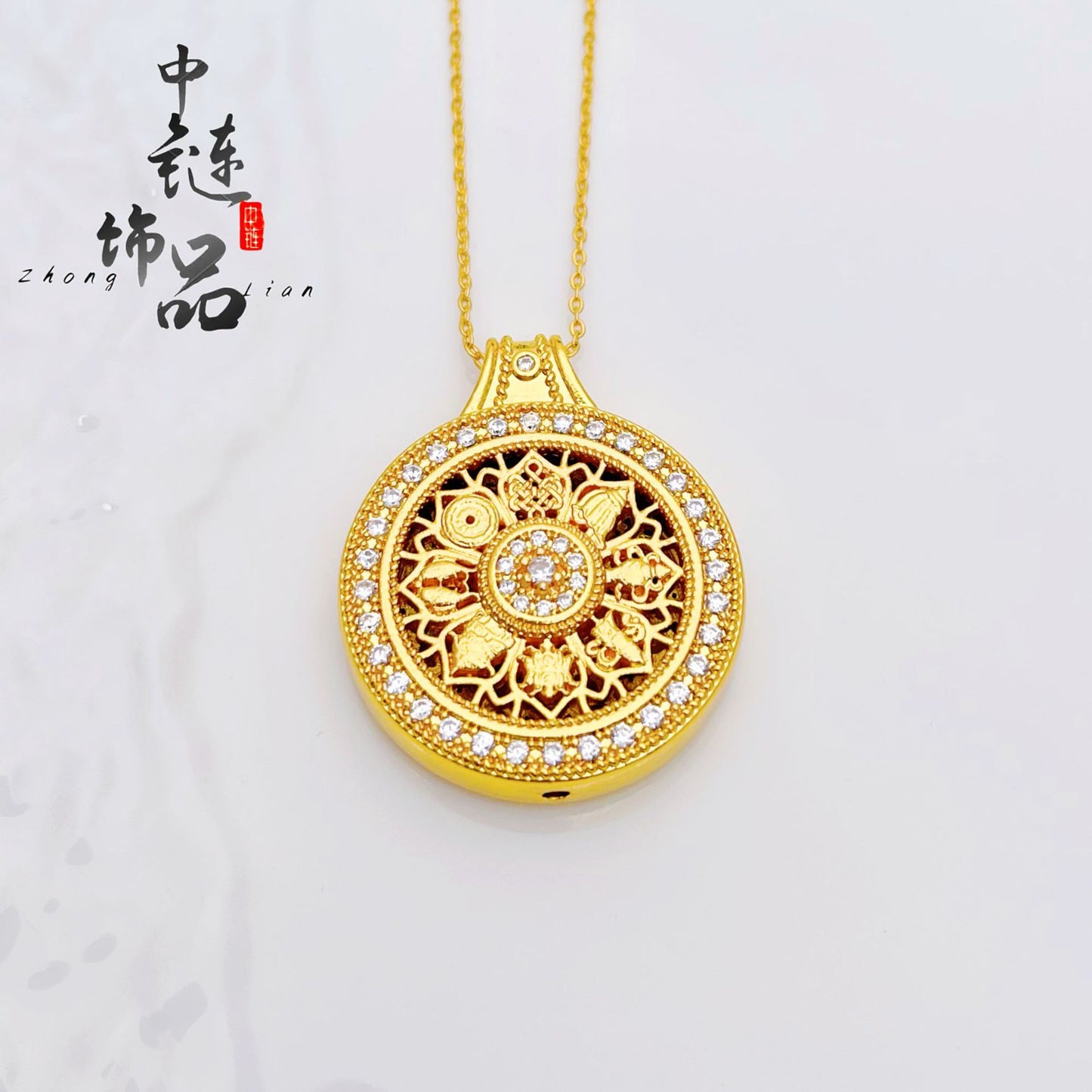 Rotatable Vietnam Placer Gold Diamond Compass Pendants