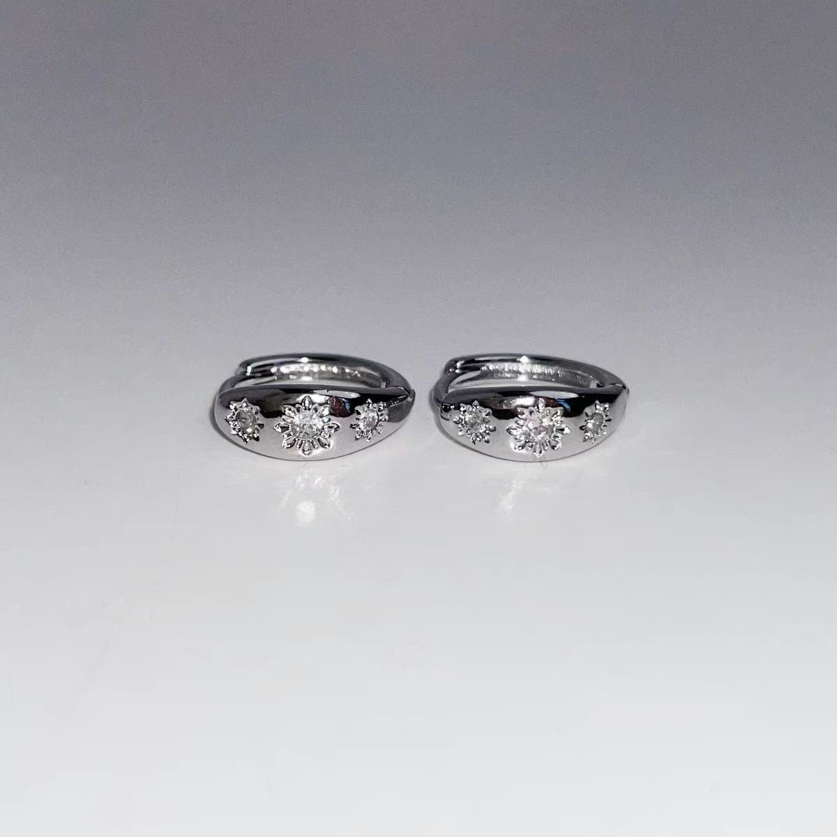 Luxury High-grade Twist Clip Geometric U-shaped Ear Buckle