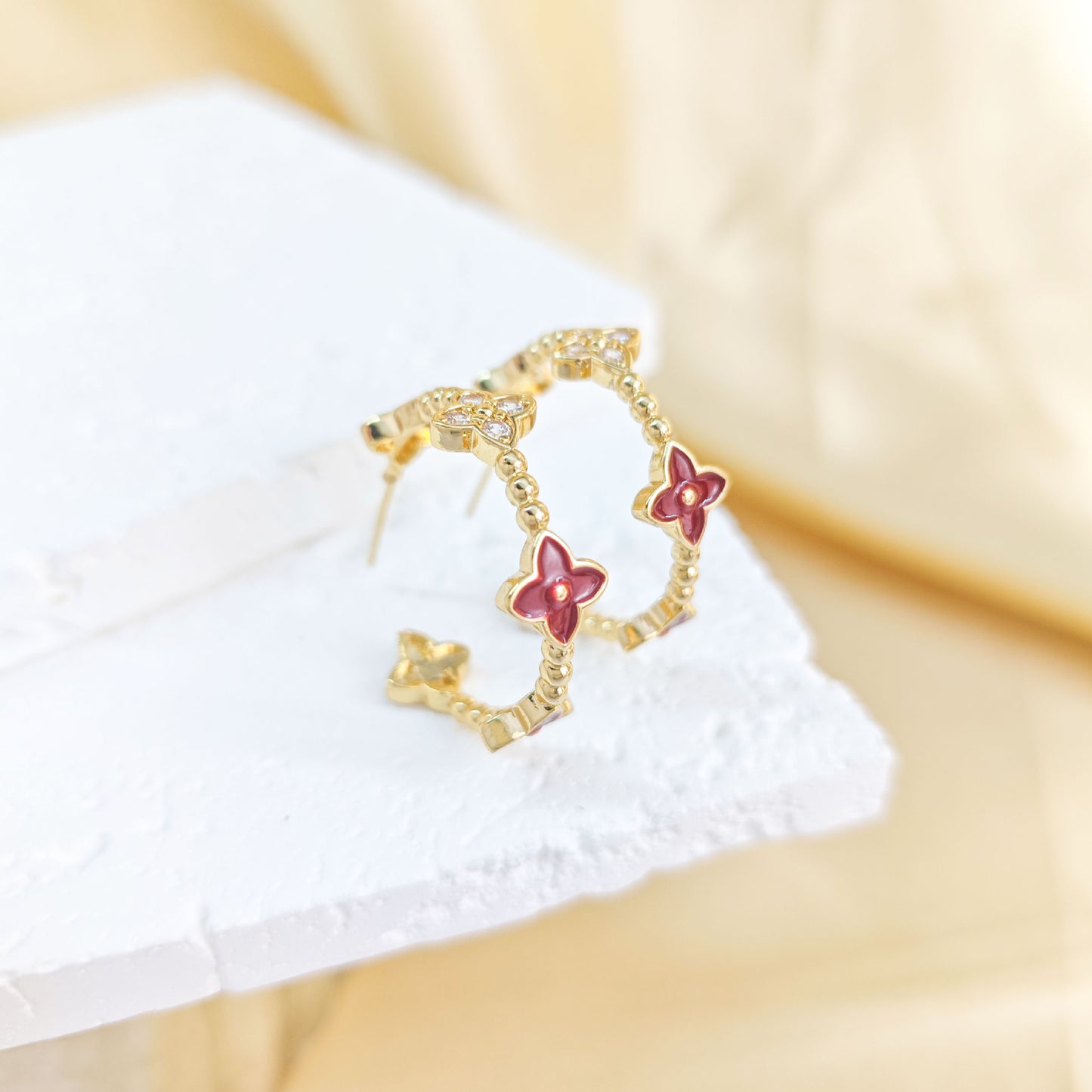 Needle Clover Angola Red Vintage Circle Light Luxury High Sense Stud Earrings