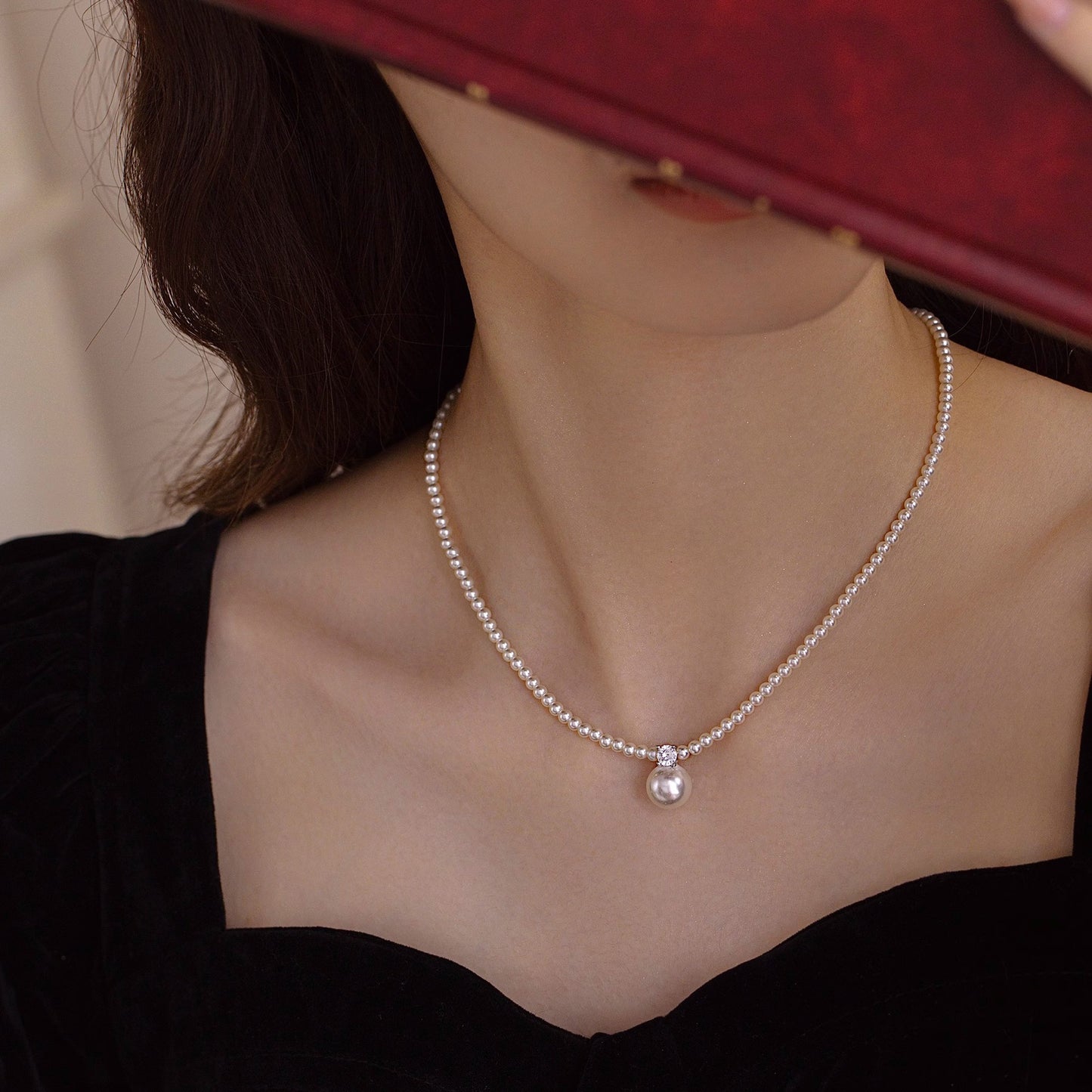 Women's Inlaid Zircon Pearl Light Luxury Minority Design Clavicle Chain Necklaces