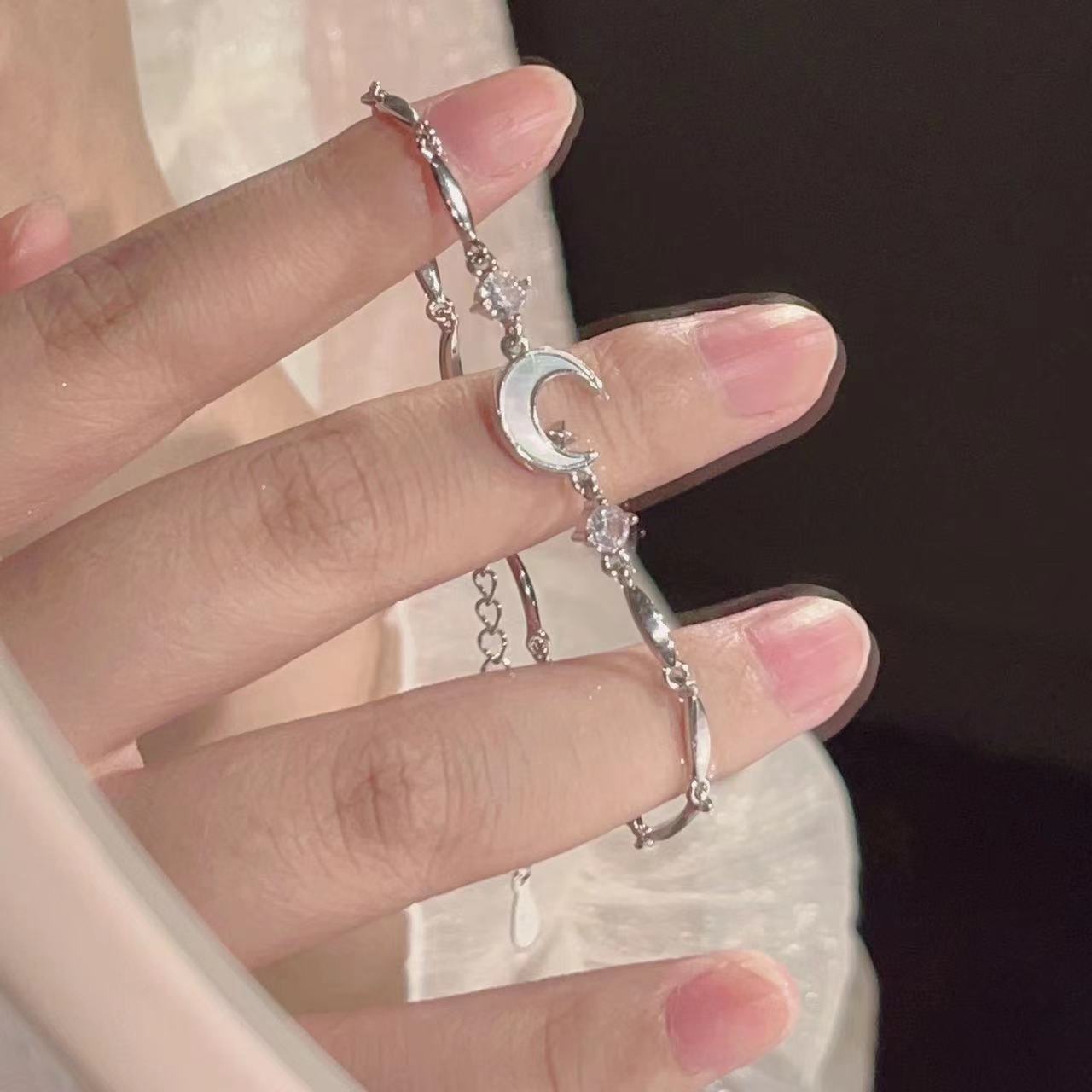 Good-looking Moon Light Luxury Girlfriends Niche Exquisite Star Picking Gifts Bracelet