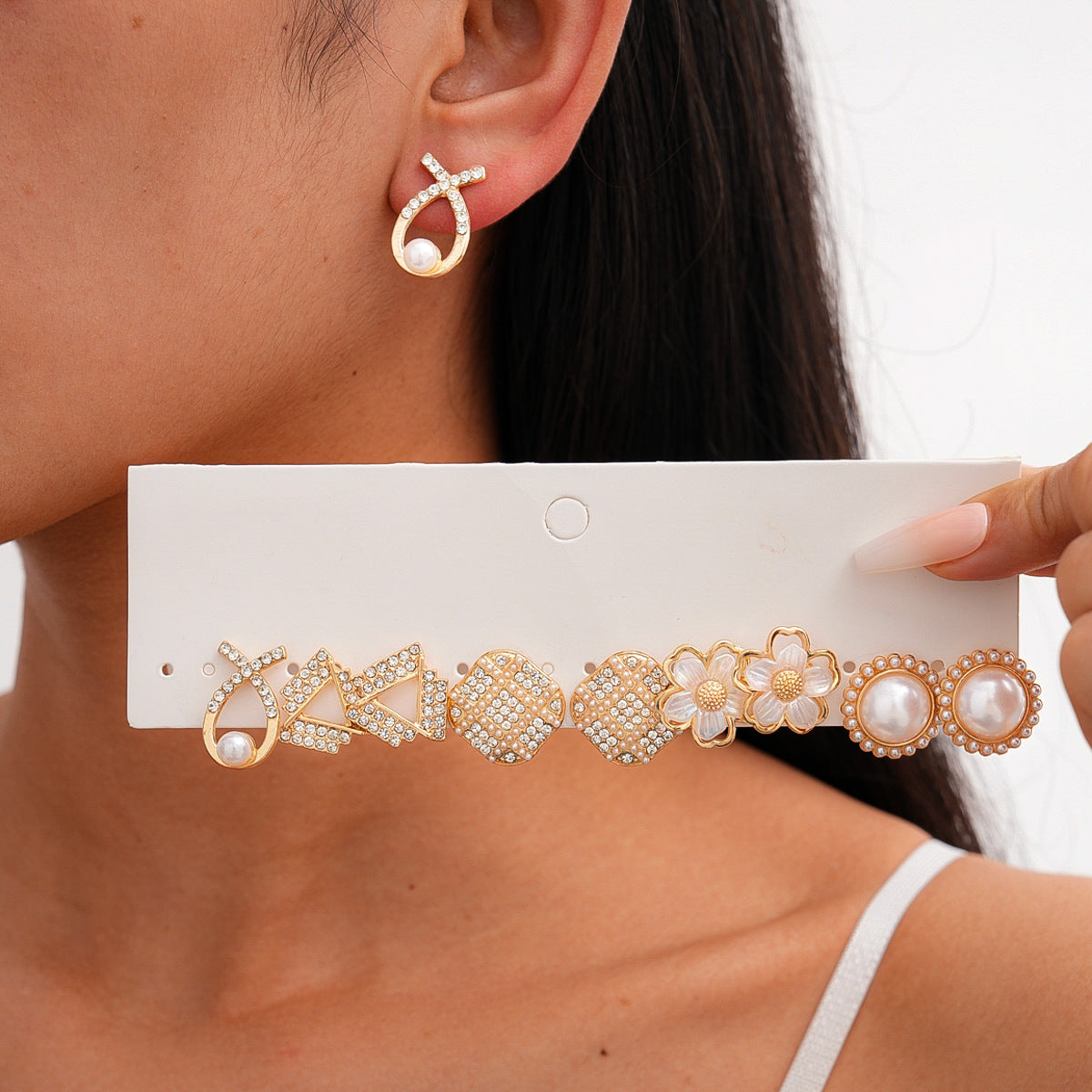 Women's Round Flower Pearl Light Luxury High-grade Earings Earrings