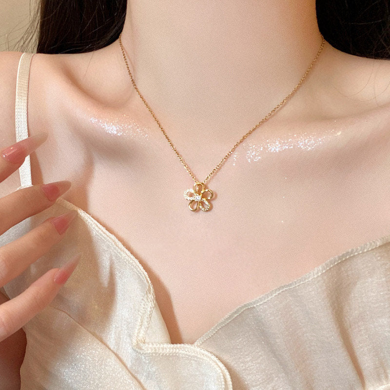 Women's Light Luxury Sier For Design High-grade Fur Fashion Necklaces