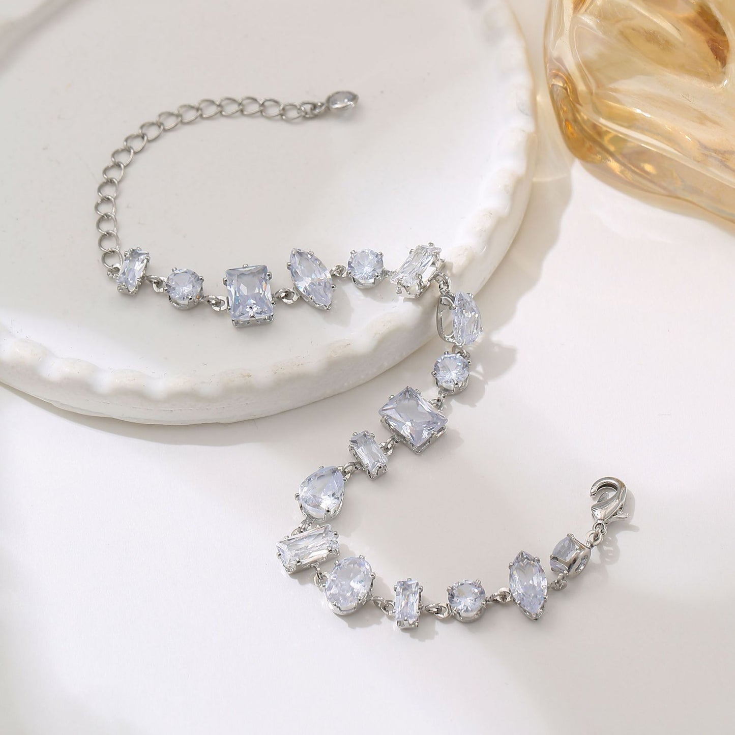 Women's Copper Inlaid Zircon Fashion Temperamental Minority Bracelet