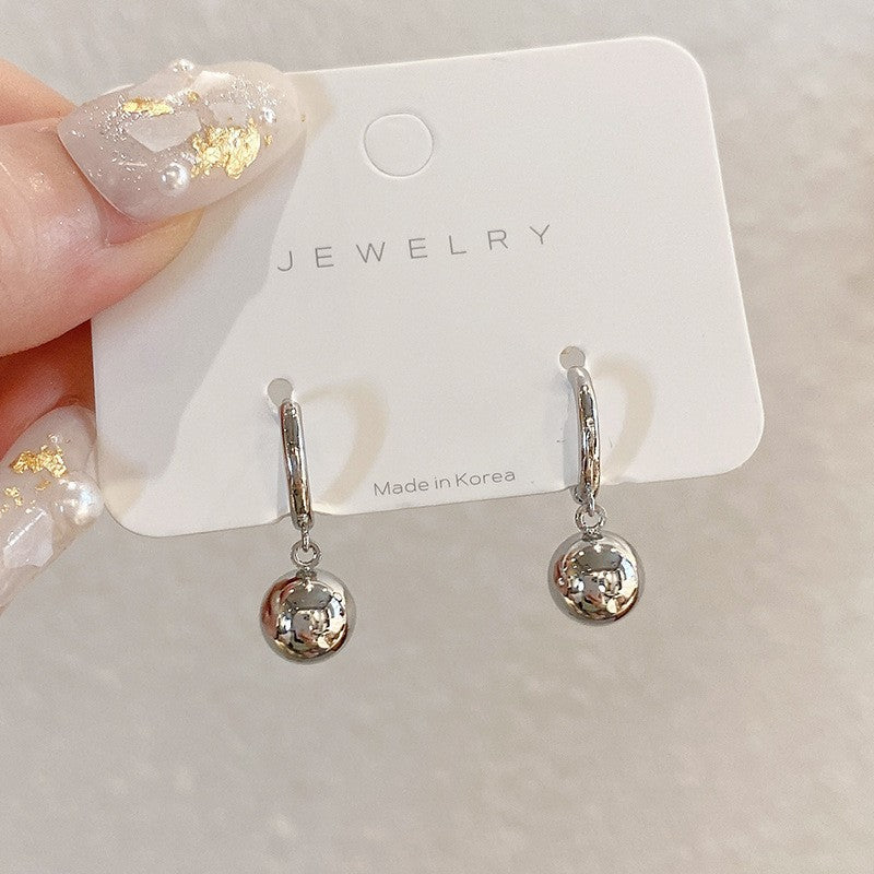 Women's Small Simple Hollow Pearl High-grade Refined Stud Earrings