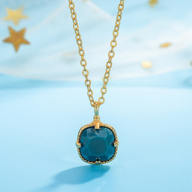 Women's Crystal Retro Minority Design High-grade Light Luxury Exquisite White Clavicle Necklaces