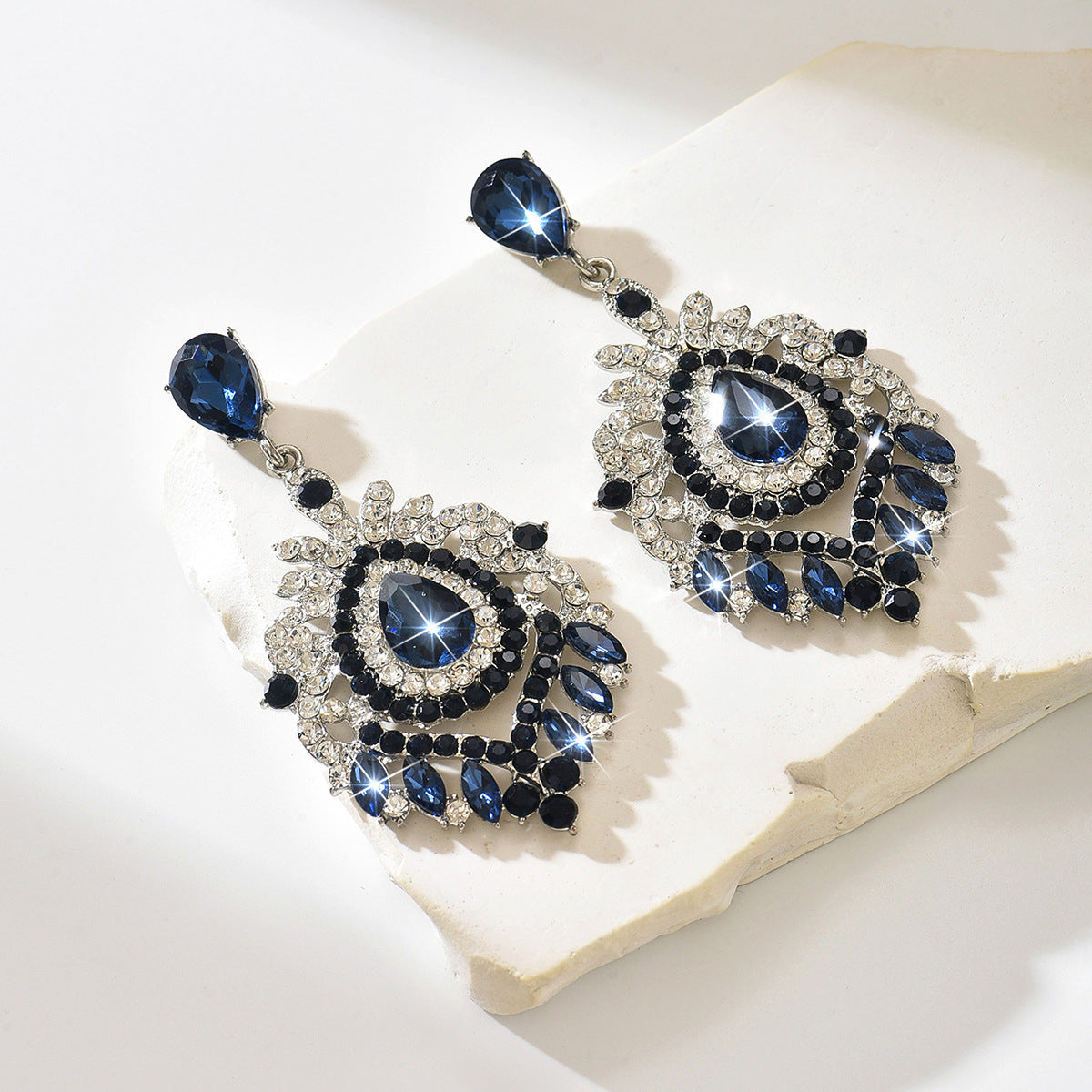 Exaggerated Diamond Flower Vintage Court Style Fashionable Design Sense Earrings