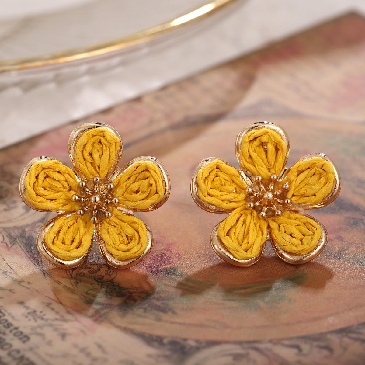 Raffia Flower Small Fashion Hand-woven Simple Earrings