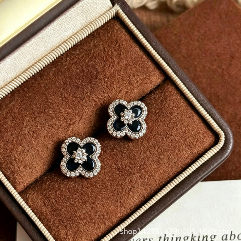 Imitation Pink Shell Four-leaf Flower Ear Drawable Graceful Fashionable Clavicle Bracelet