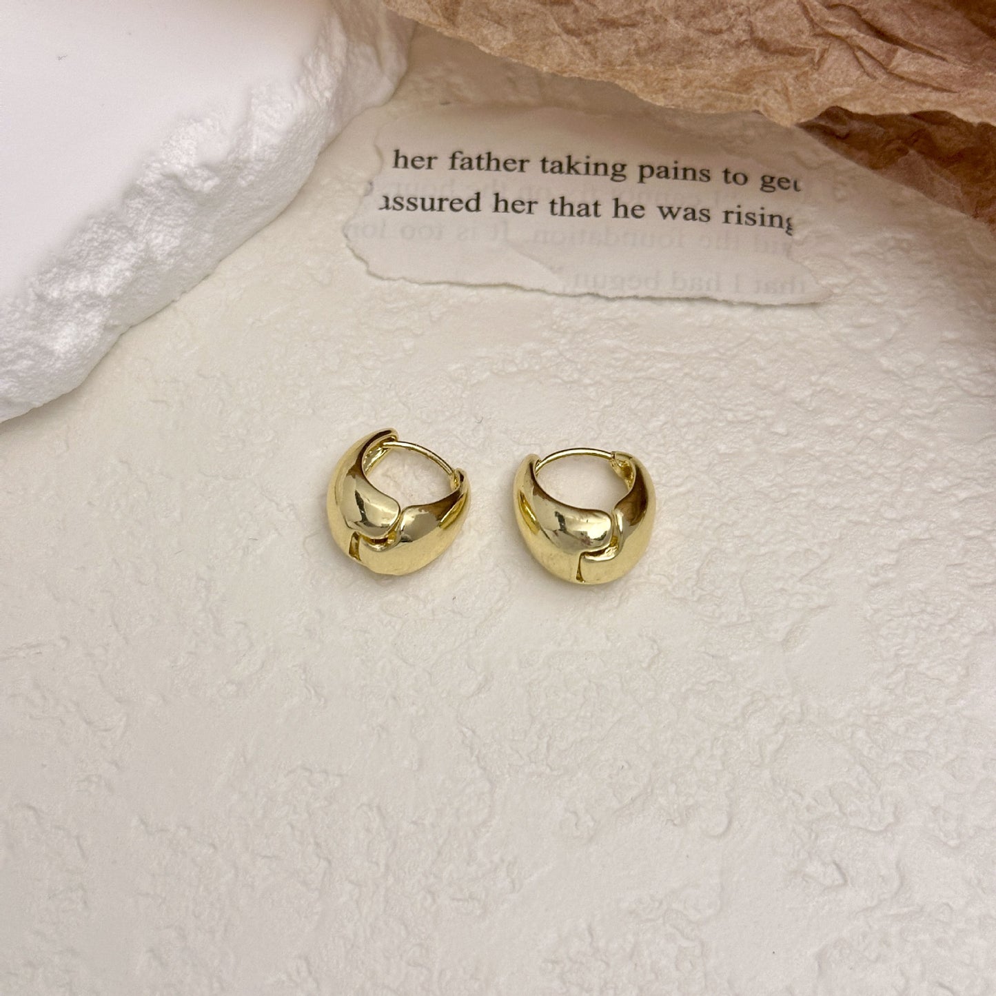 Fashionable Metal Texture Light Luxury Simple Earrings