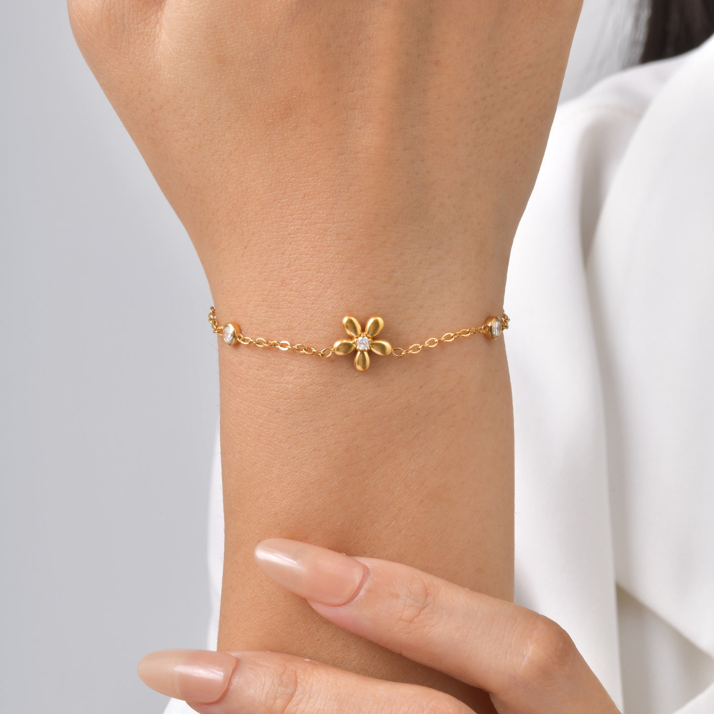 Women's Stainless Steel Zircon Flower Gold Simple Bracelet