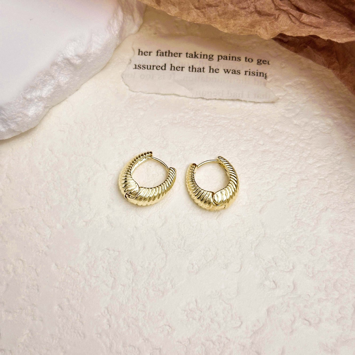 Fashionable Metal Texture Light Luxury Simple Earrings