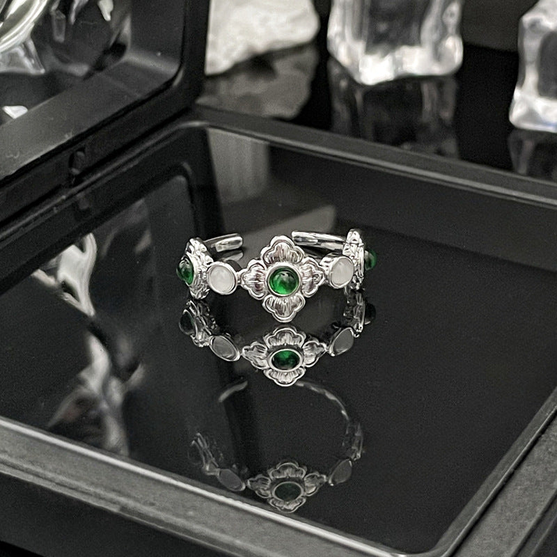 Women's High-grade Palace Style Hollow Brushed Vintage Rings