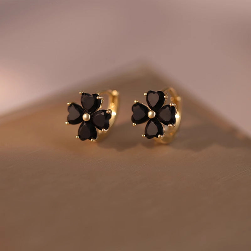 Temperament Black Four-leaf Flower Light Luxury High-grade Earrings