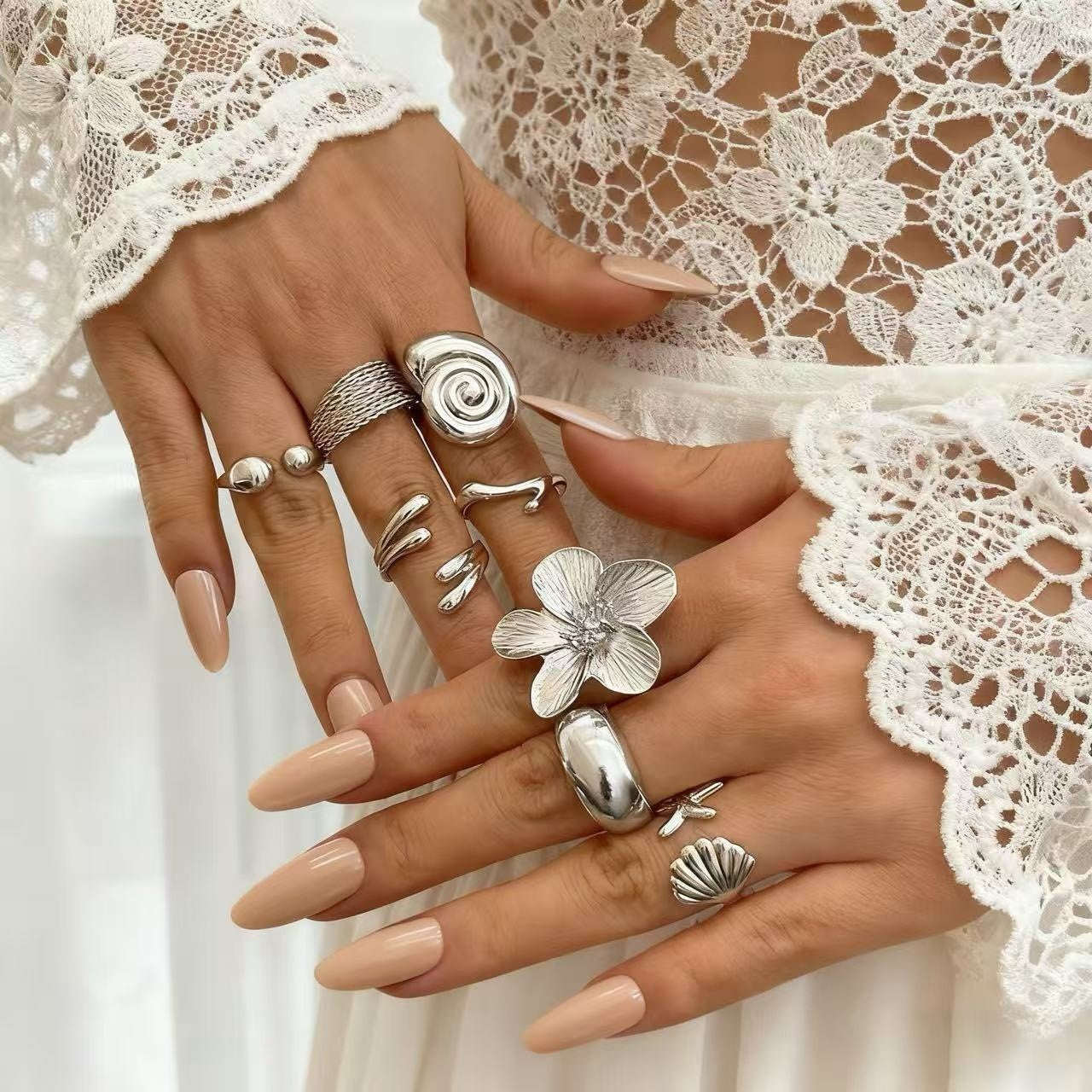 Hand Vintage Metal Geometry Irregular Diamond Ring