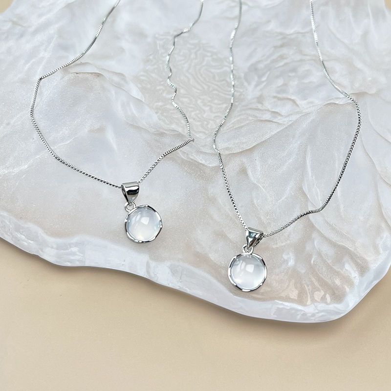 Women's Niche Hollow Heart Simple Elegant Gentle Fairy Design Pendants