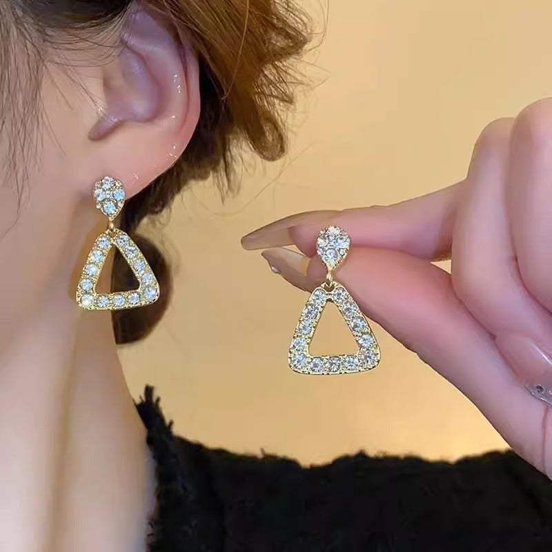Triangle Hollow Simple High-grade Geometric Affordable Stud Earrings