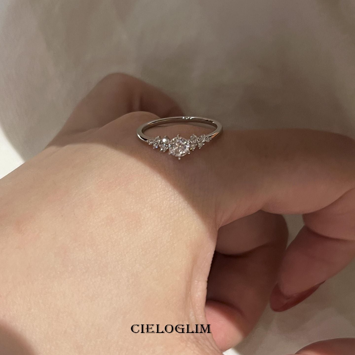Feeling Shiny Zircon Female Gentle Temperament Open Diamond Index Finger Rings