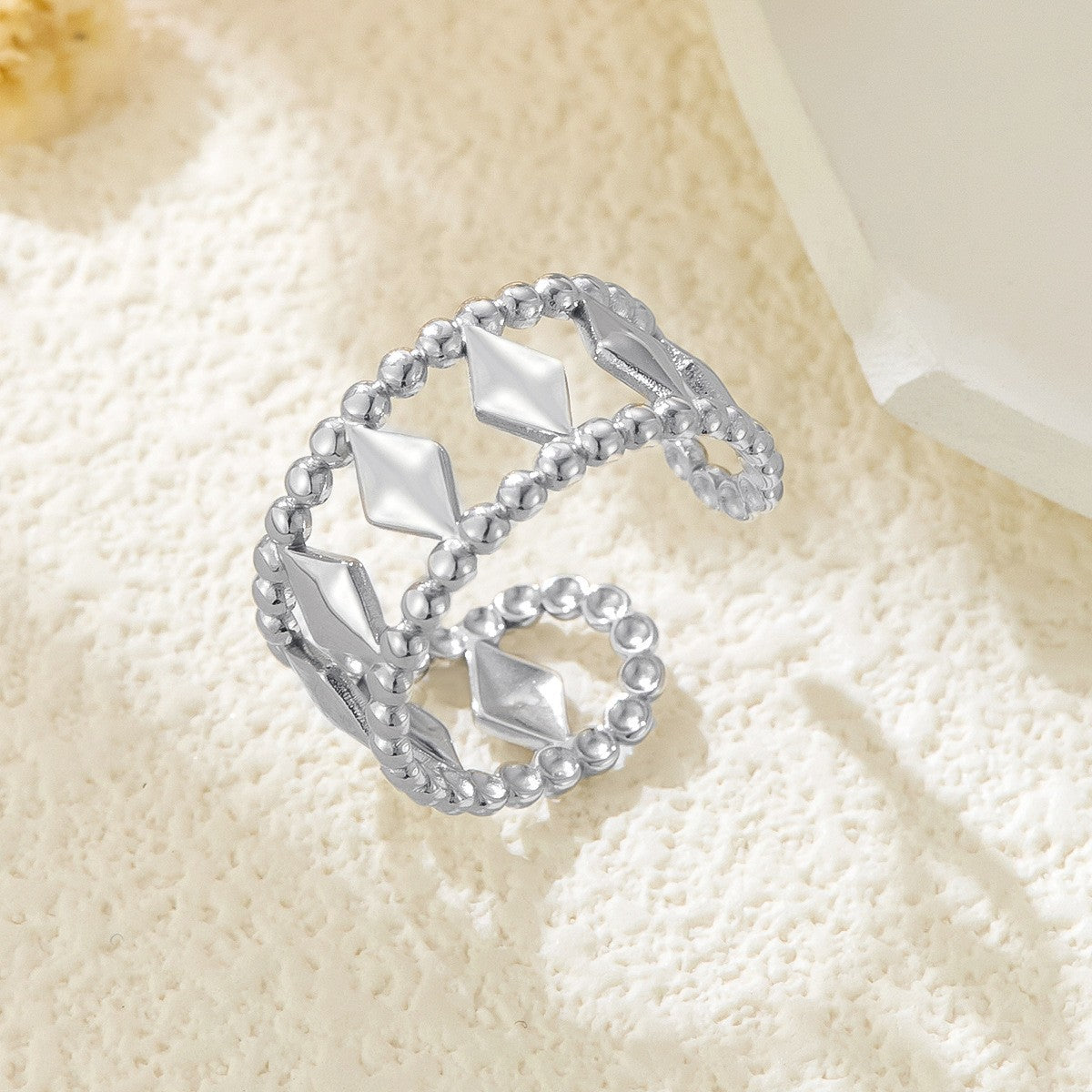 Stainless Steel Irregular Line Love Heart-shaped High-grade Ring