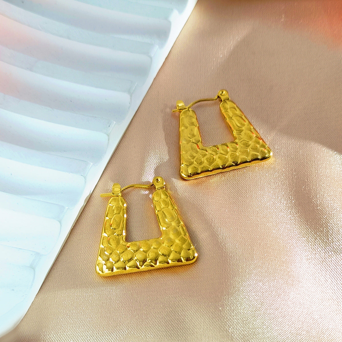 High-grade Light Luxury Ear Clip Electroplated Earrings