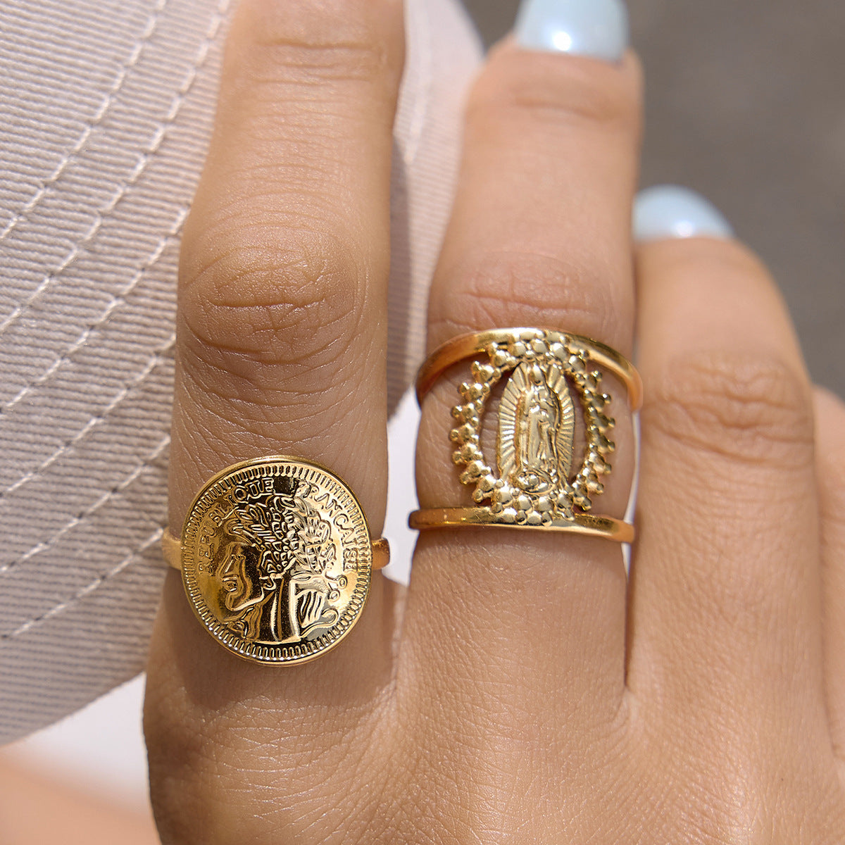 Women's Retro Style Fashion Gold Stainless Steel Ring