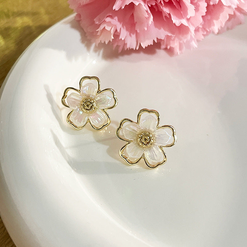 Sier Needle Shell Flower Hollow Ear Female Temperament Stylish Simple Stud Earrings
