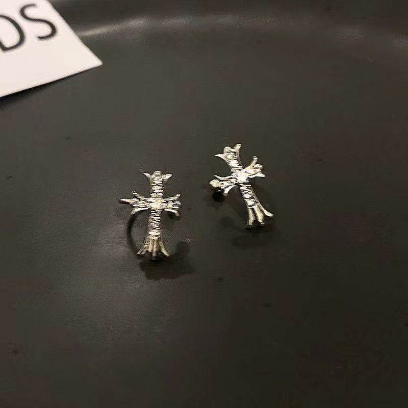 Eardrops Exquisite Niche Eye-catching Female Korean Style Stud Earrings