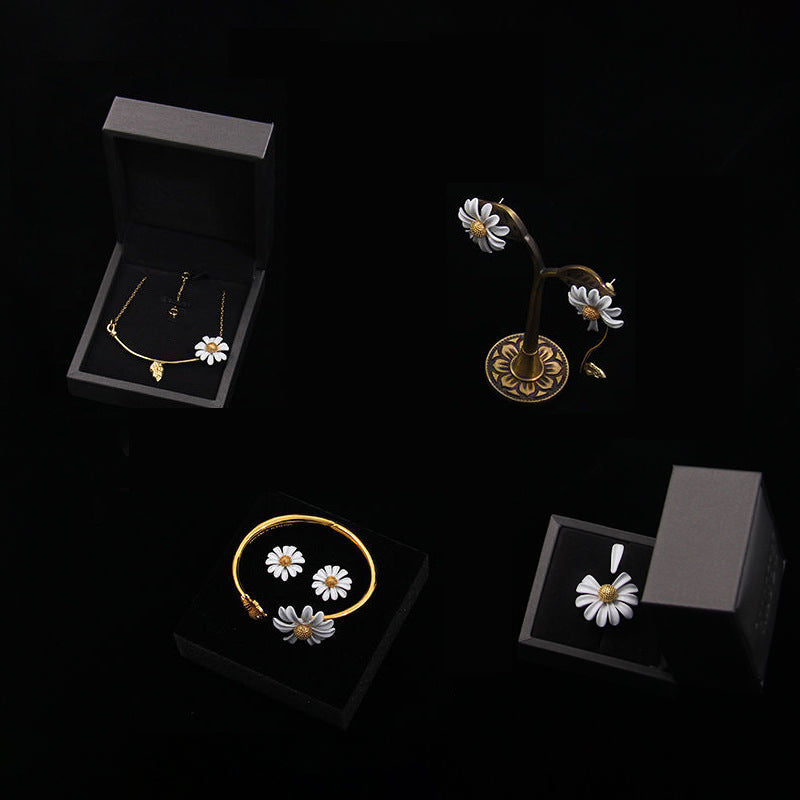 Korean Popular Trendy Little Daisy Open Elegant Lady Earrings