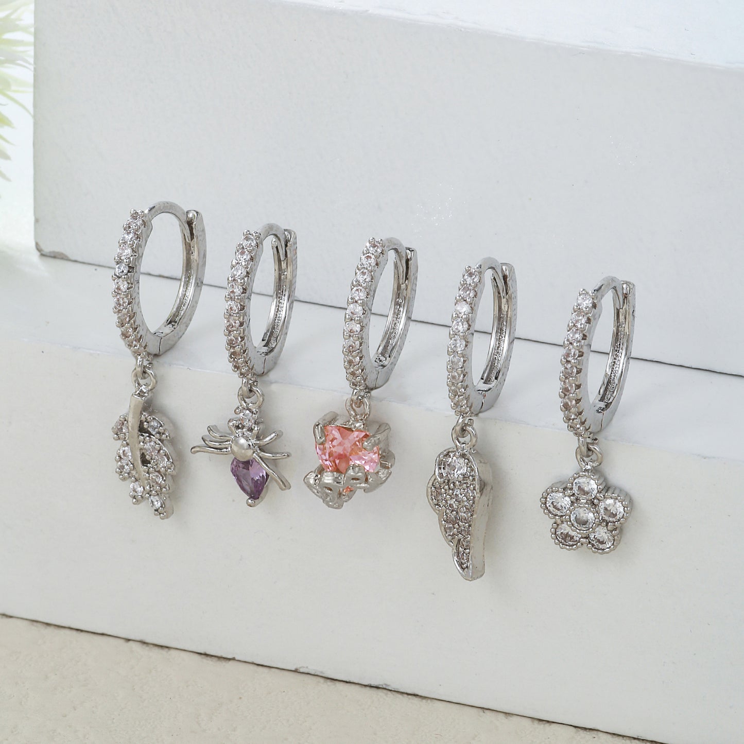 Fashion Small Beautiful Inlaid Stone Light Luxury Design Sense Ear Buckle