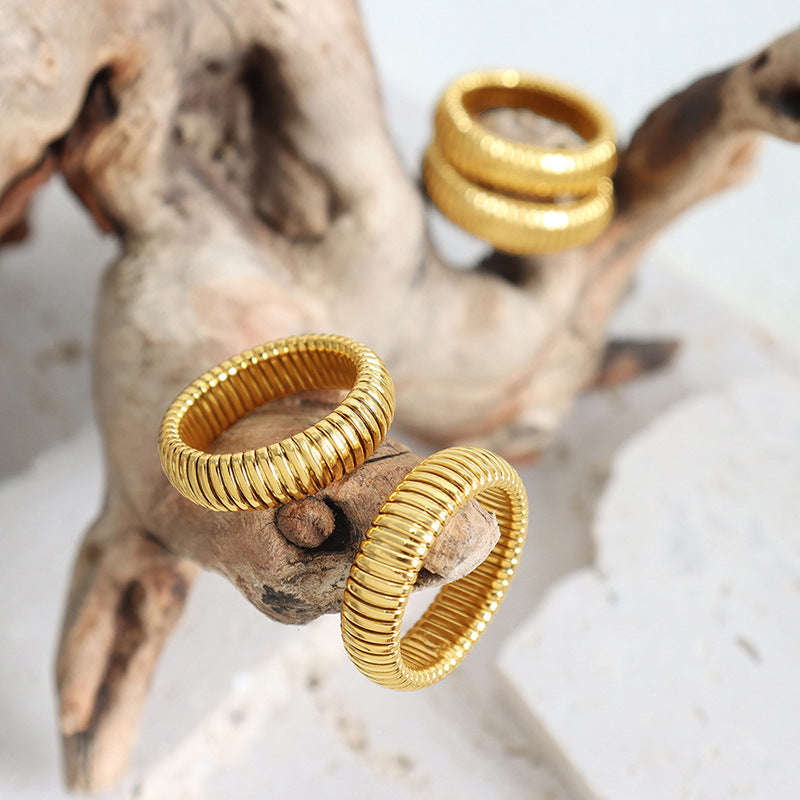 Women's & Men's Fashion Street Shot Simple Spiral Pattern Rings