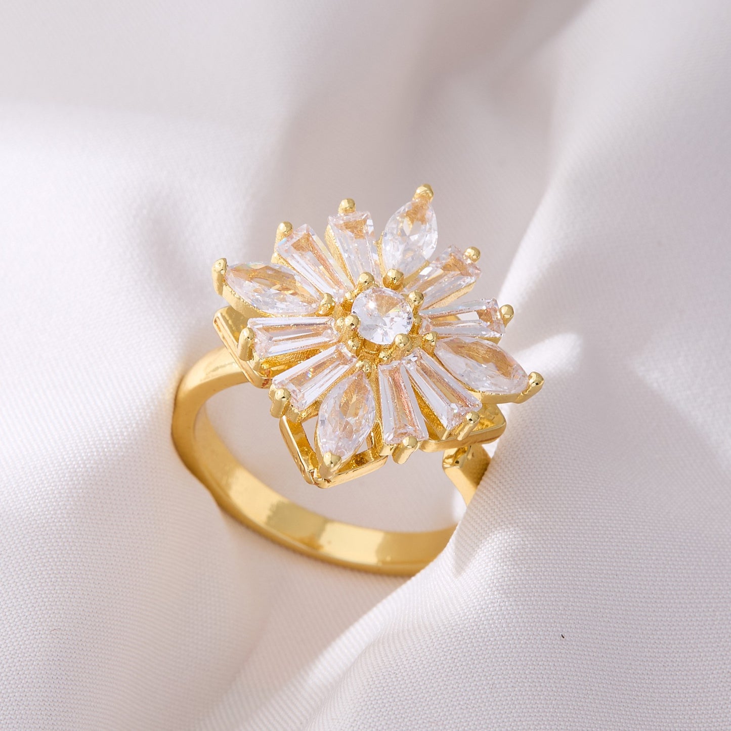 Valentine's Day Gift Flower Zircon Rotatable Ring