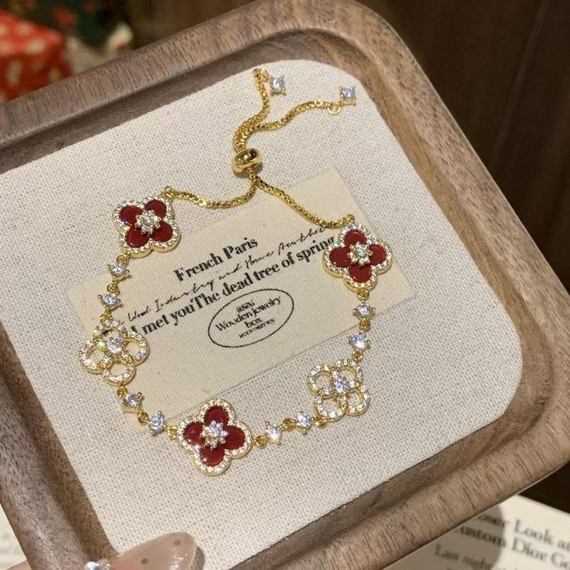 Women's Crystal Clover Diamond High Sense Special Interest Light Luxury Bracelet