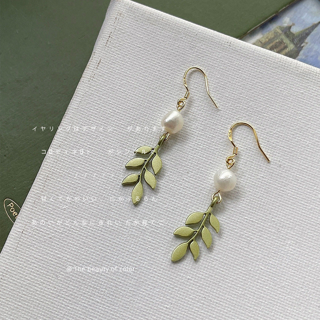 Mori Style Sier-plated Needle Freshwater Pearl Earrings