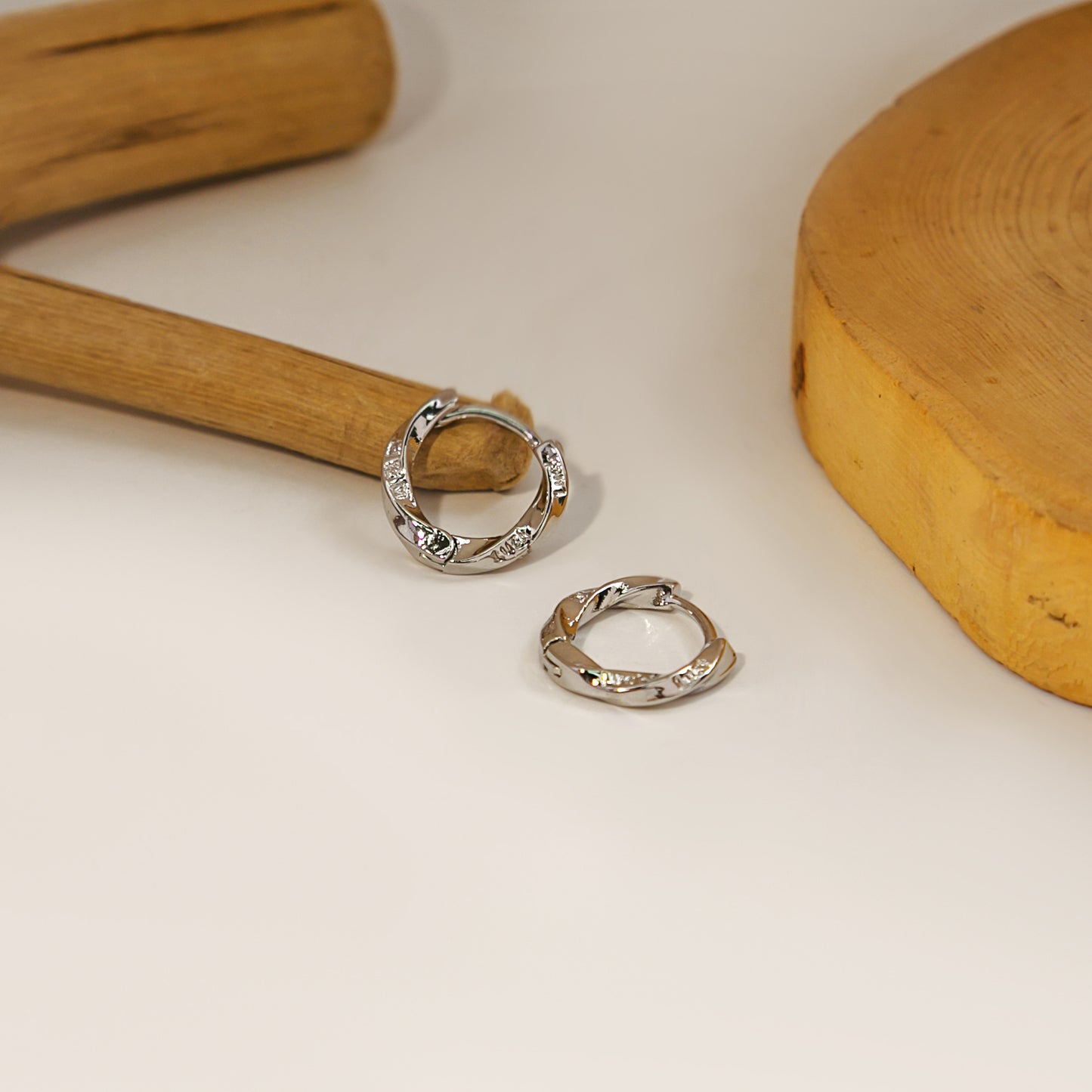 Needle Mobius Ear Simple Style Compact Temperamental Stud Earrings